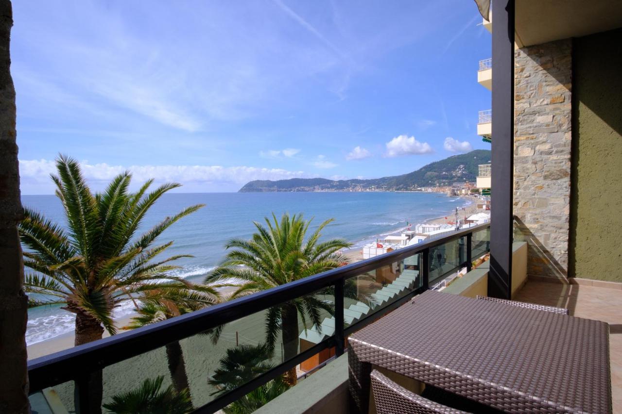Residence Sole Mare Alaxi Hotels Алассіо Екстер'єр фото